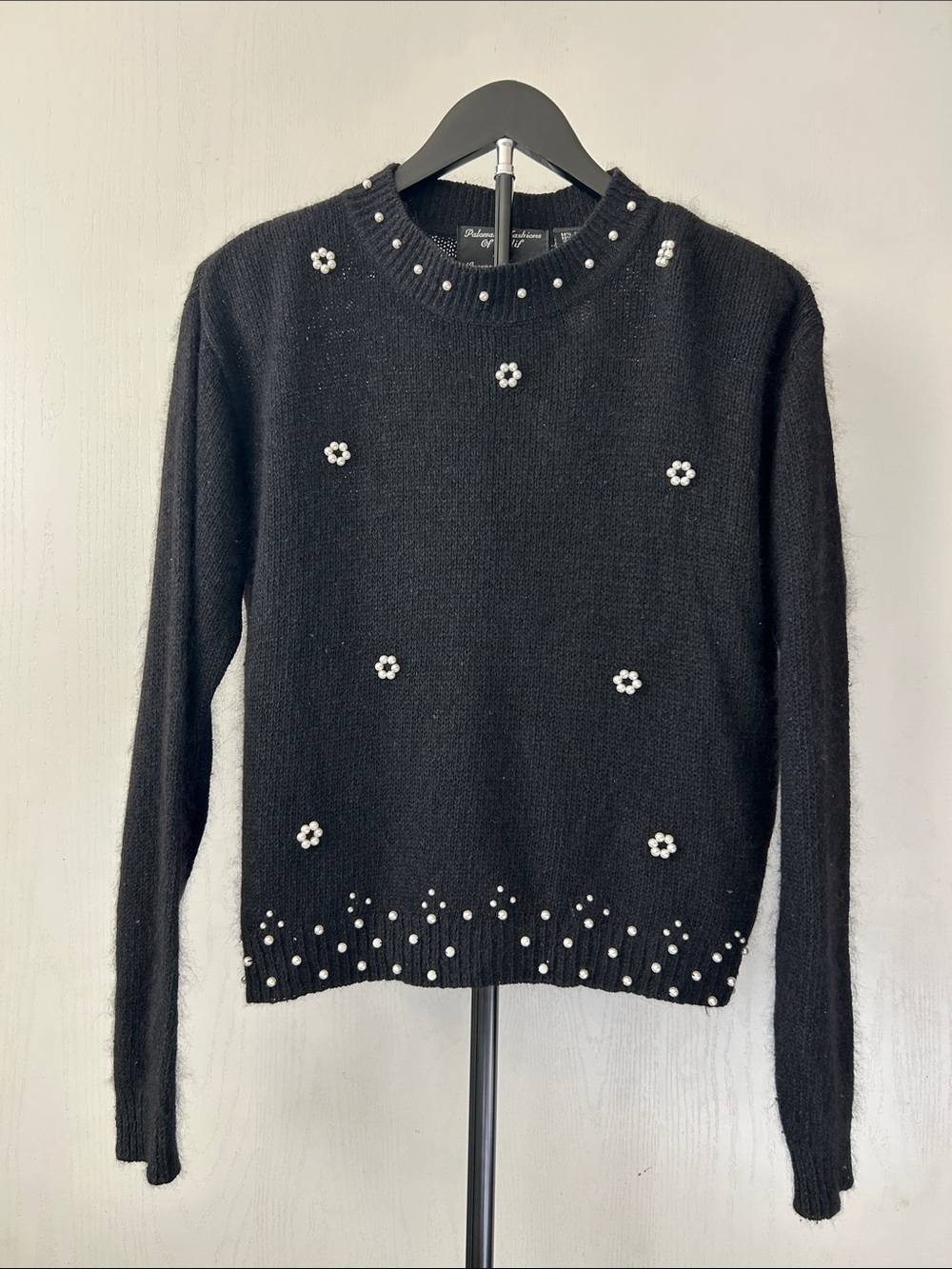 Vintage Luxury Blend Black Crewneck Sweater with Pearl Flower Embellishments